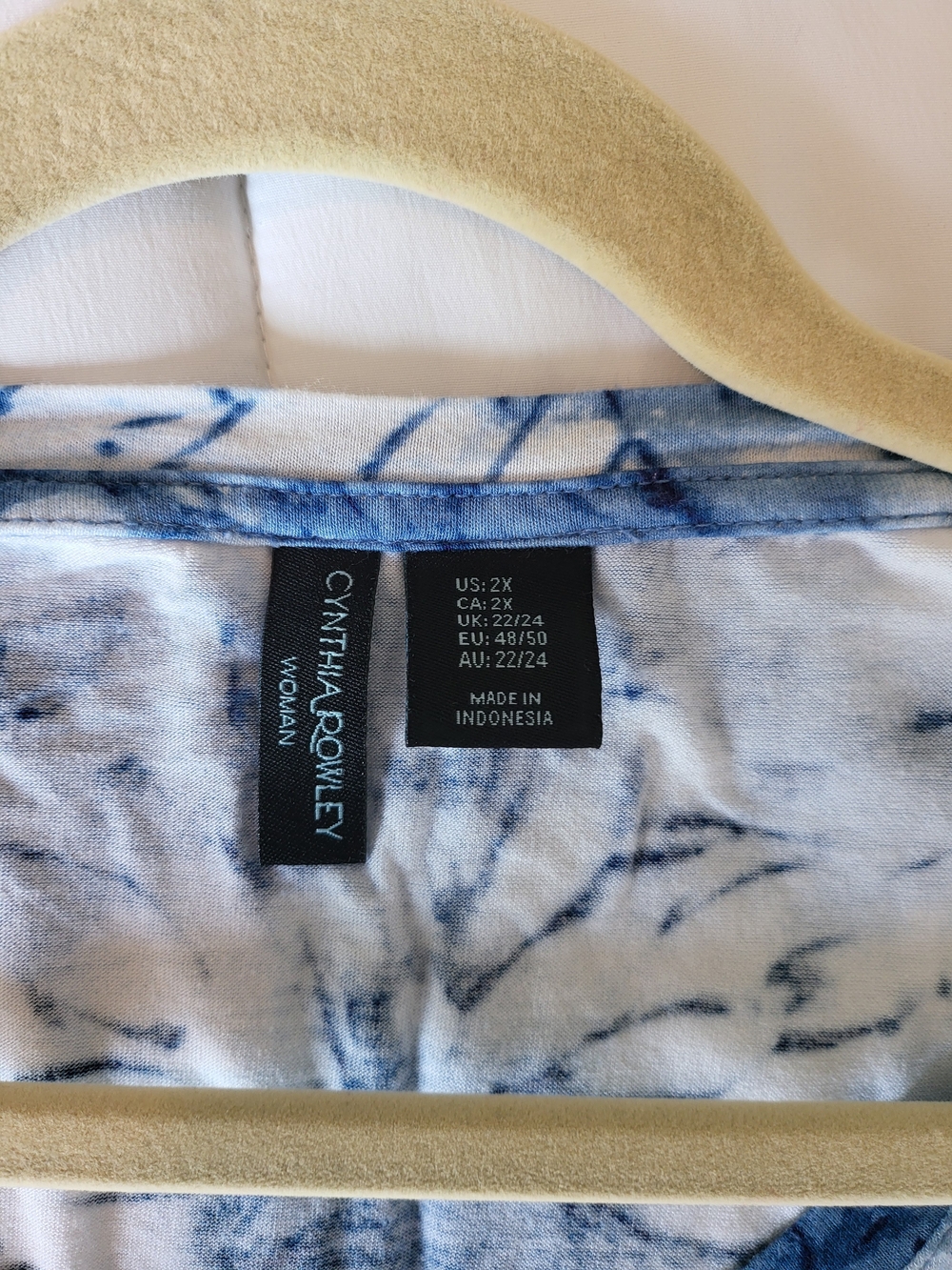 Cynthia Rowley Blue / White Tie-Dye Scoop Neck Tee, 2X - Picture 3 of 3